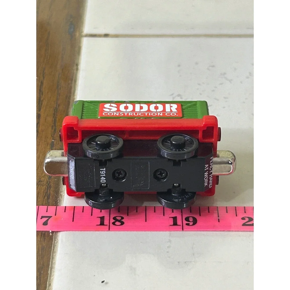 Thomas Take-Along Sodor Construction Co Green Cargo Car Diecast Train T9140